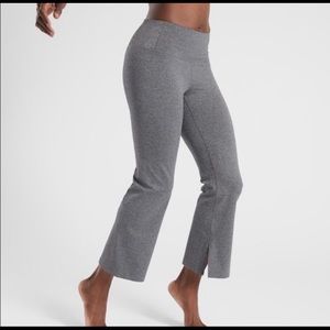 EUC Athleta Barre Kickflare Crop Leggings